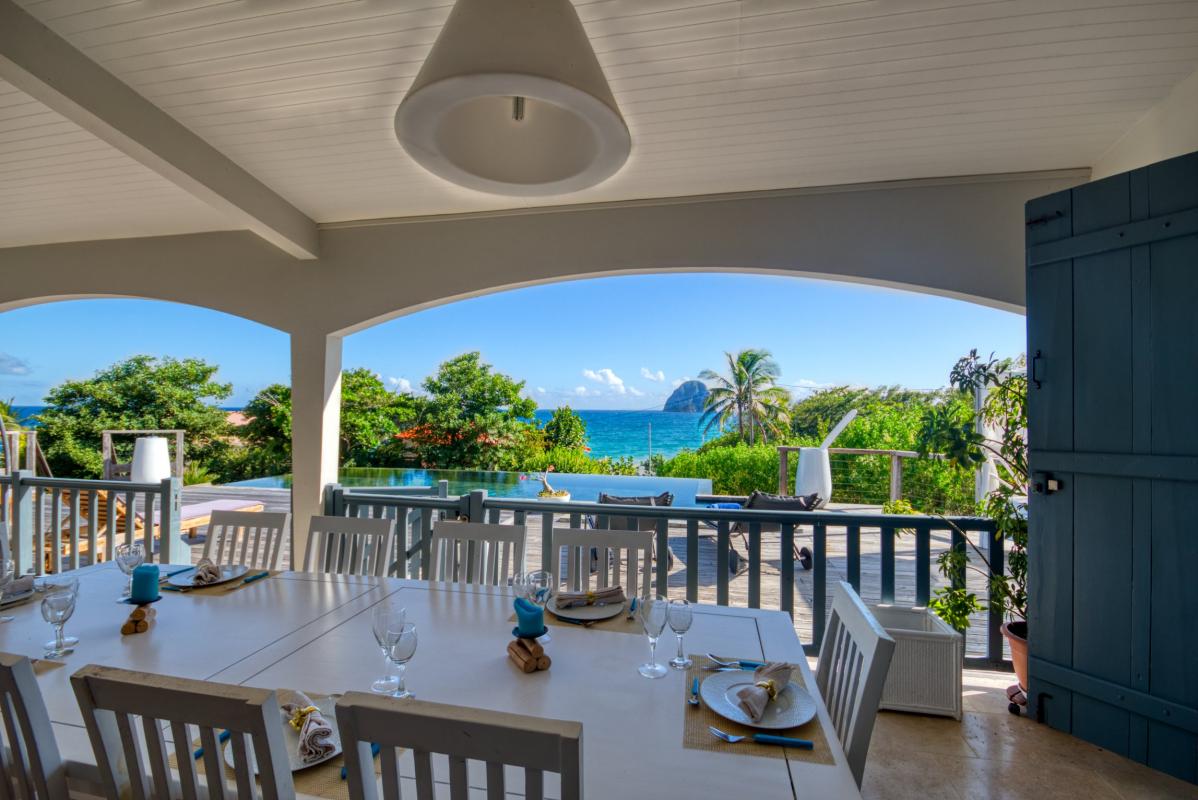 location Villa martinique au diamant terrasse couverte vue mer