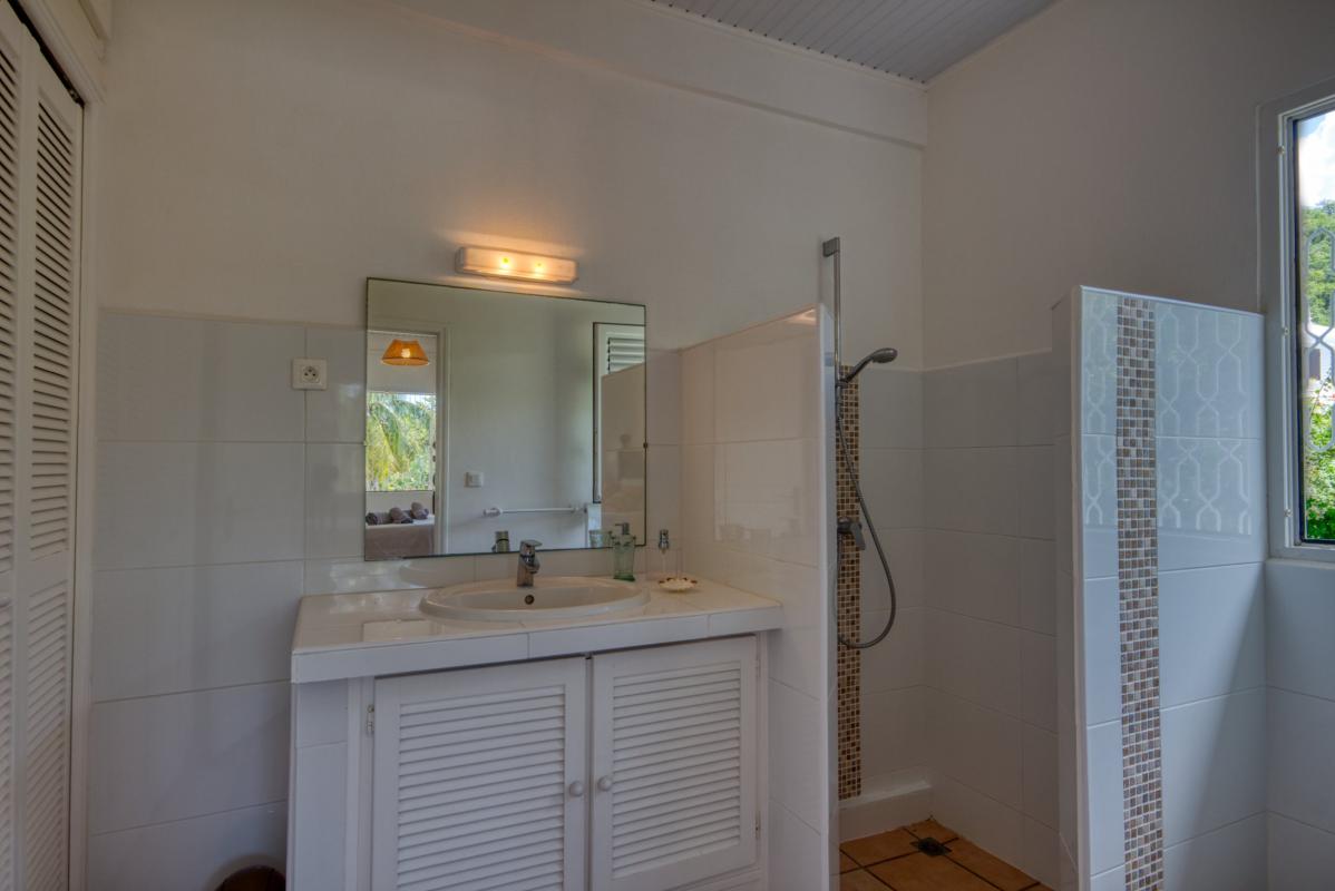 Location villa Le Diamant Martinique - Salle eau chambre 3