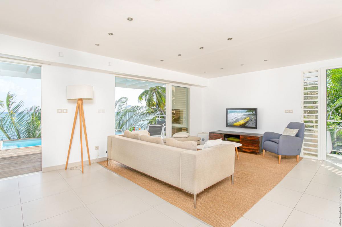location villa martinique vue mer au diamant salon intérieur vue 2