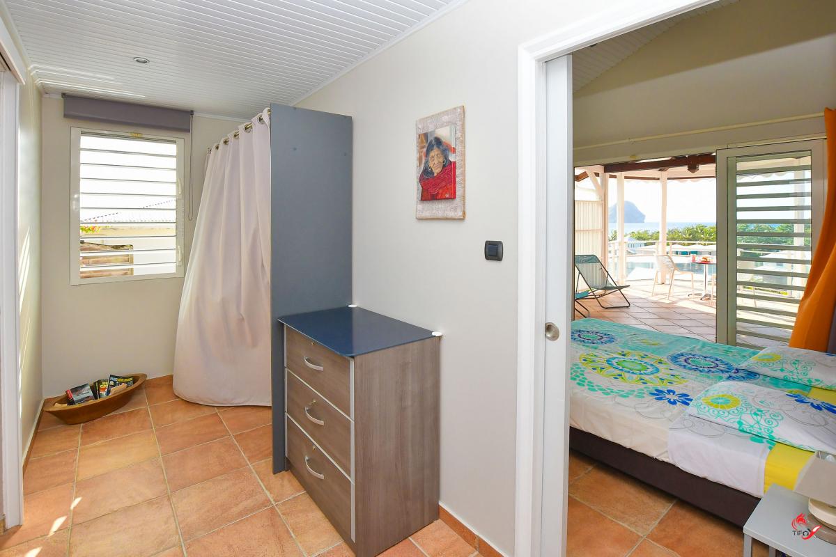 location villa martinique au diamant dressing chambre 1