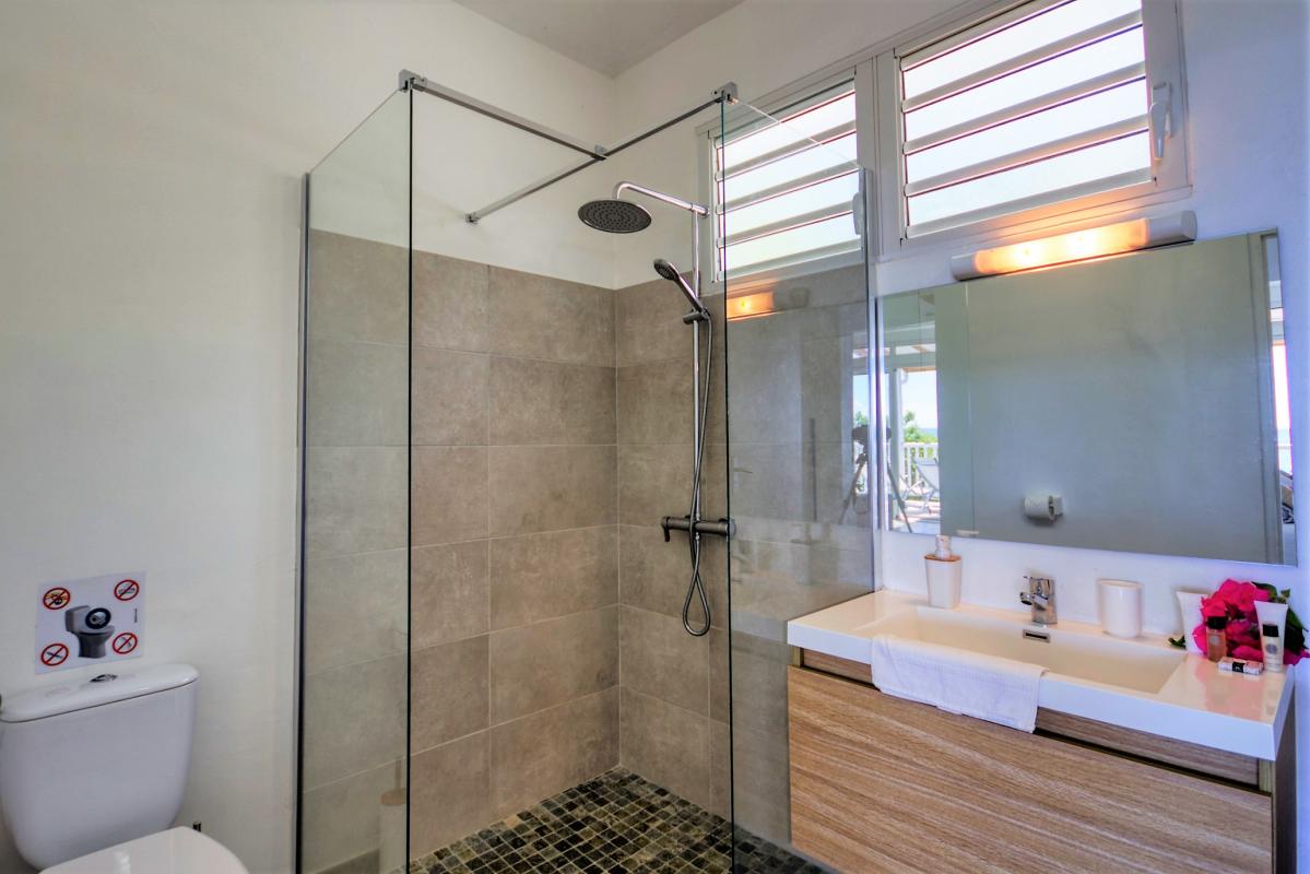 Location vacances Martinique - Studio vue mer le diamant salle d'eau