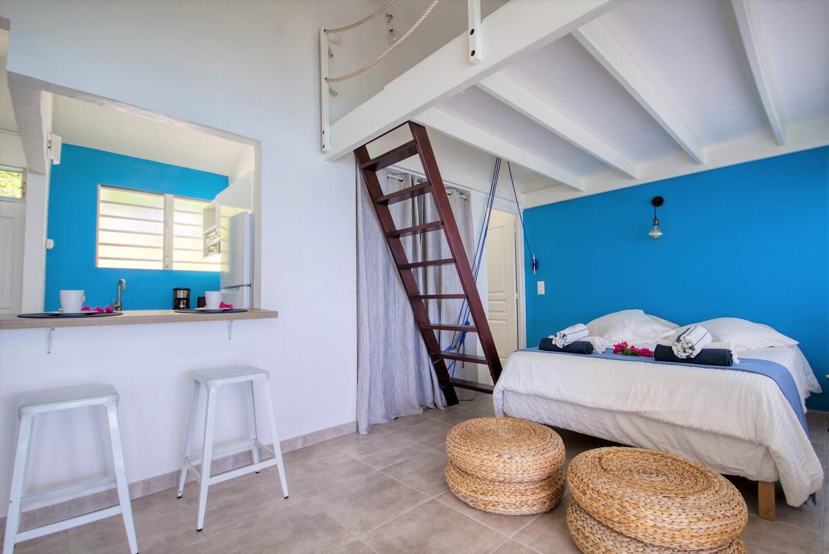 location villa saisonniere martinique studio vue mer le diamant chambre