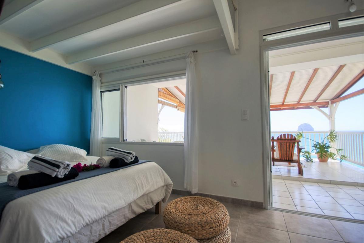 location villa saisonniere martinique studio vue mer le diamant chambre4