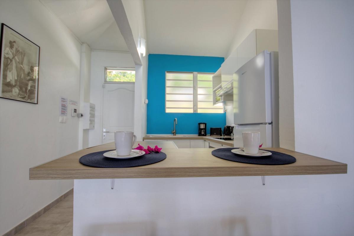 location villa saisonniere martinique studio vue mer le diamant salle cuisine