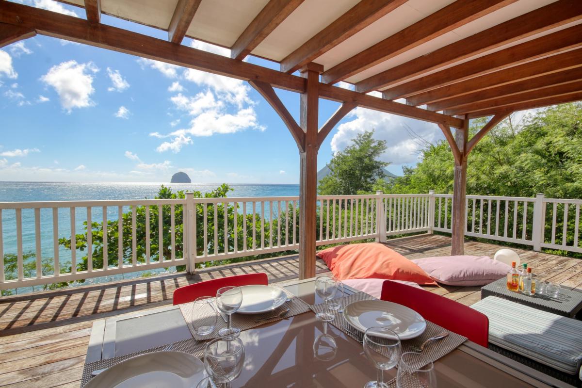 location villa appartment martinique vue mer le diamant espace repas