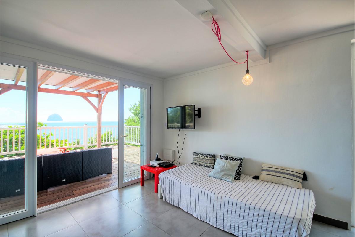 location villa appartment martinique vue mer le diamant sejour3