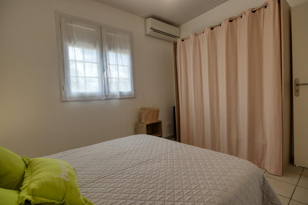 Location de vacances Le Diamant Martinique - Chambre et penderie