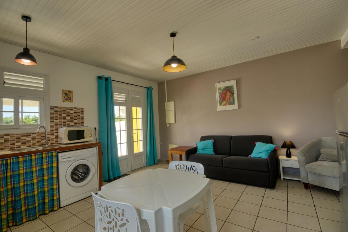 Location de vacances Le Diamant Martinique - Séjour et canapé lit