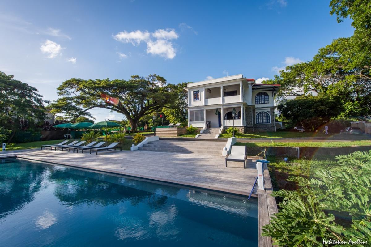 location villa de grand luxe martinique vue mer piscine exterieur