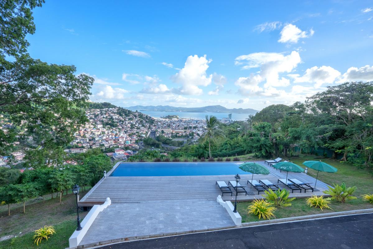 location villa de grand luxe martinique vue mer piscine 