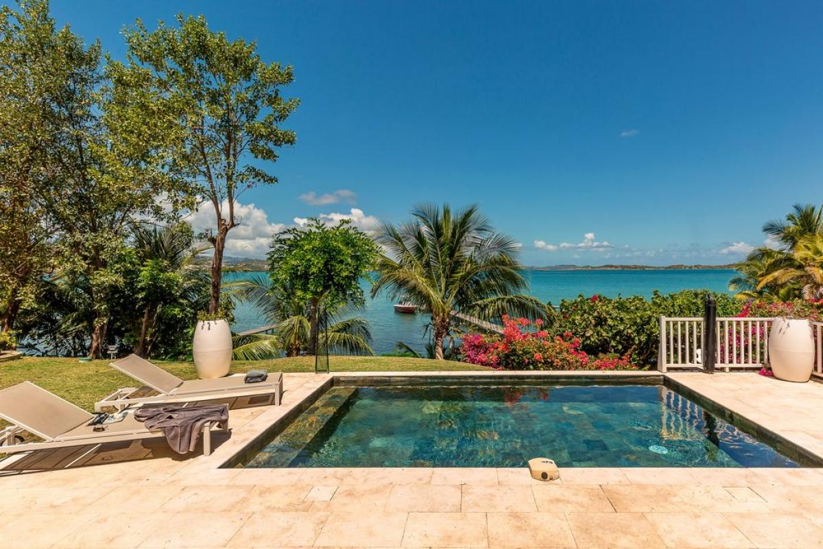 Location villa luxe Martinique - Piscine et vue mer
