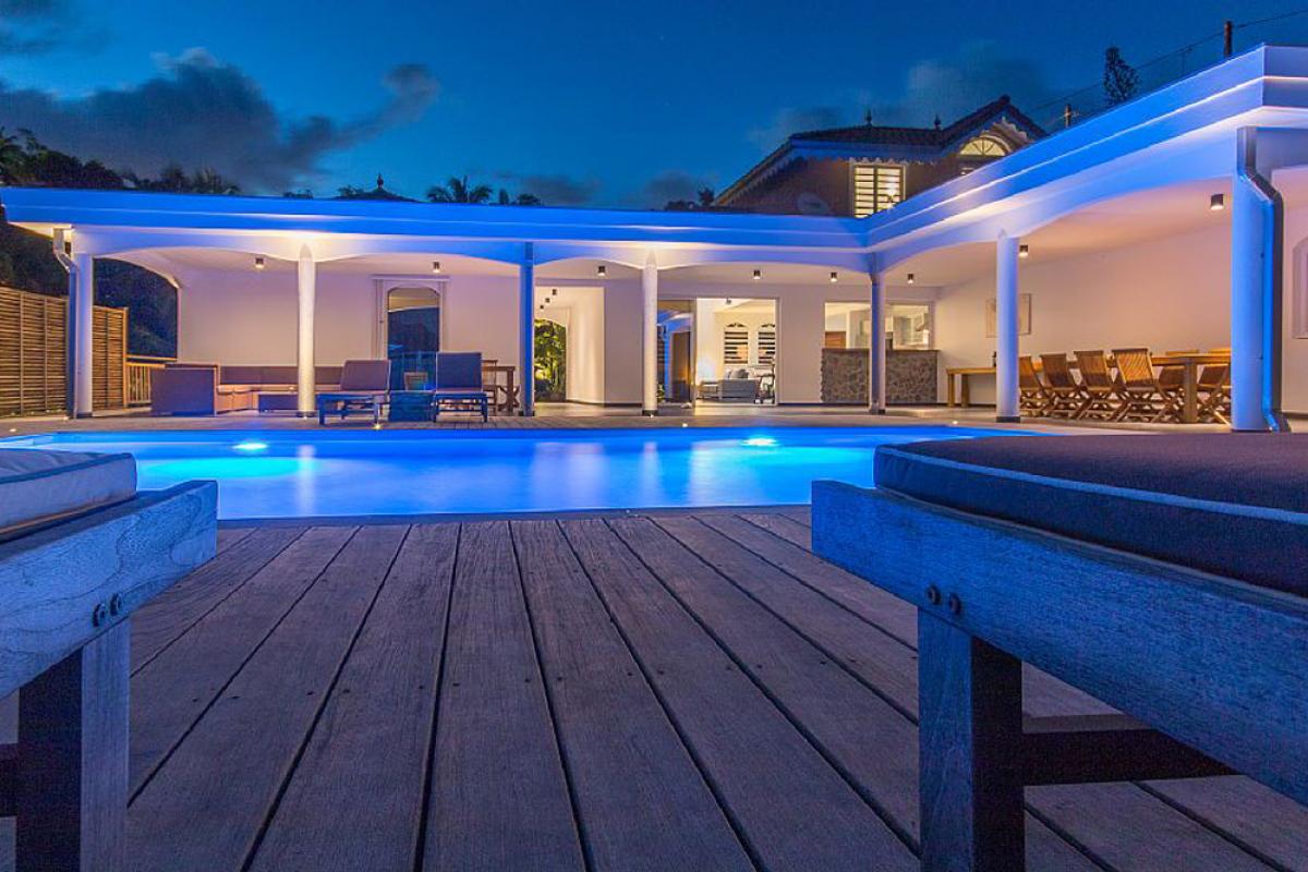 Martinique luxury villa - Terrace by night