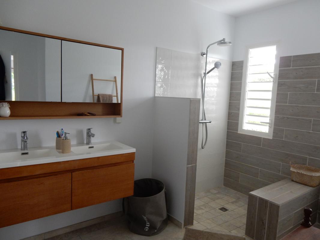 Location villa Martinique - Ch 1 - Salle de douche