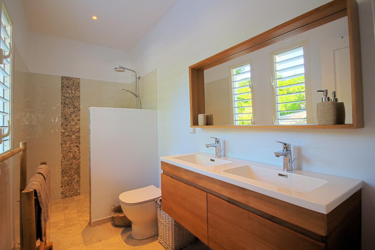 Location villa Martinique - Ch 2 salle de douche