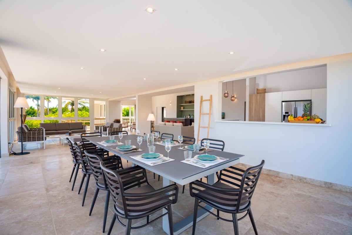 Location grande Villa Martinique pour 20 personnes avec terrasse couverte