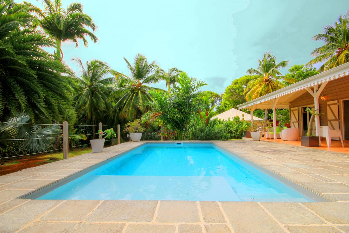 location villa avec grande piscine en martinique