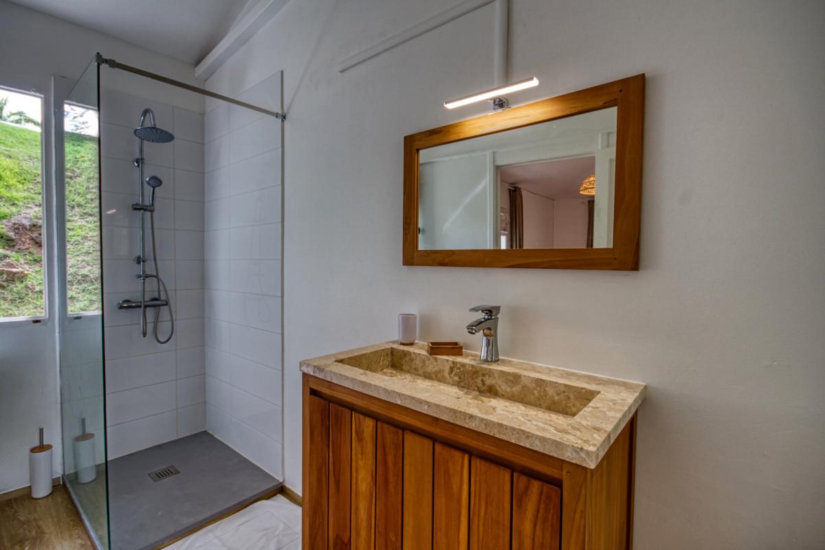 Location maison Martinique - Salle d'eau chambre 3