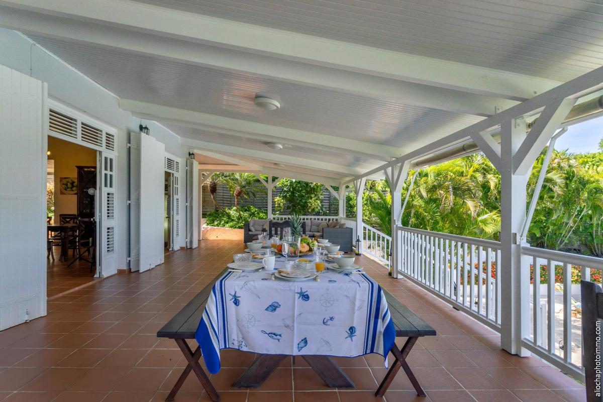 location villa de charme martinique pour 12 personnes avec grande terrasse