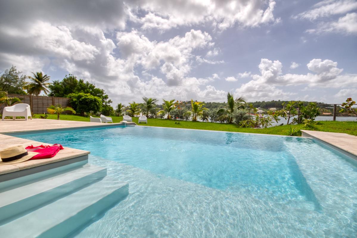 Location villa de luxe martinique au cap est avec piscine 