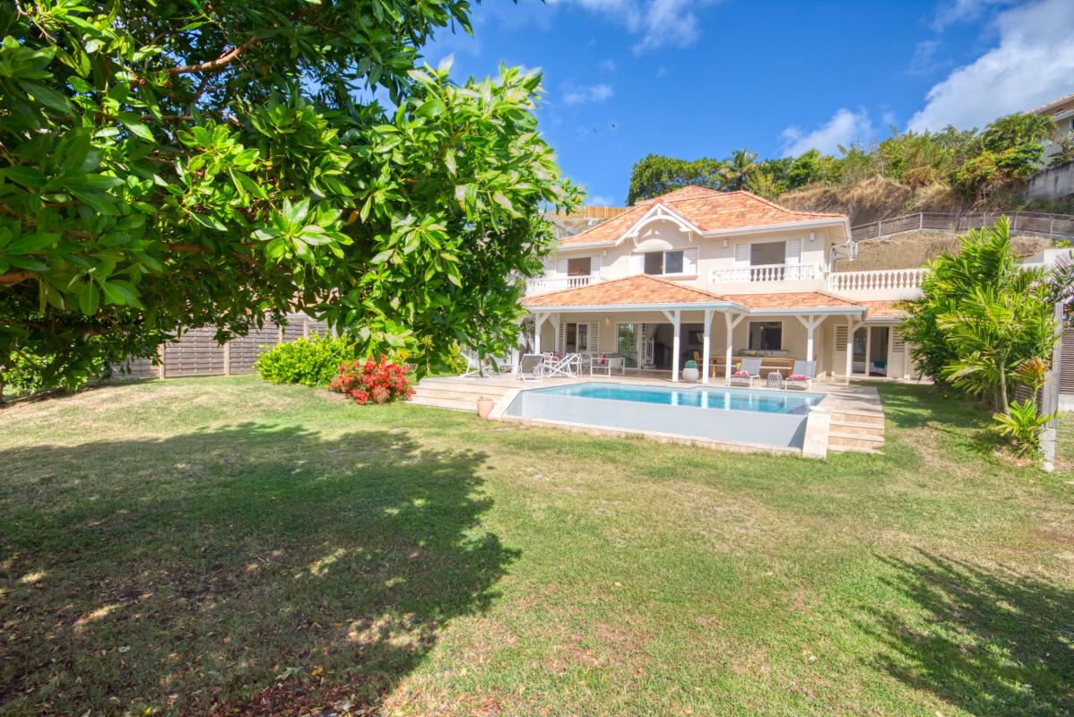 location villa de luxe martinique avec piscine et accès mer