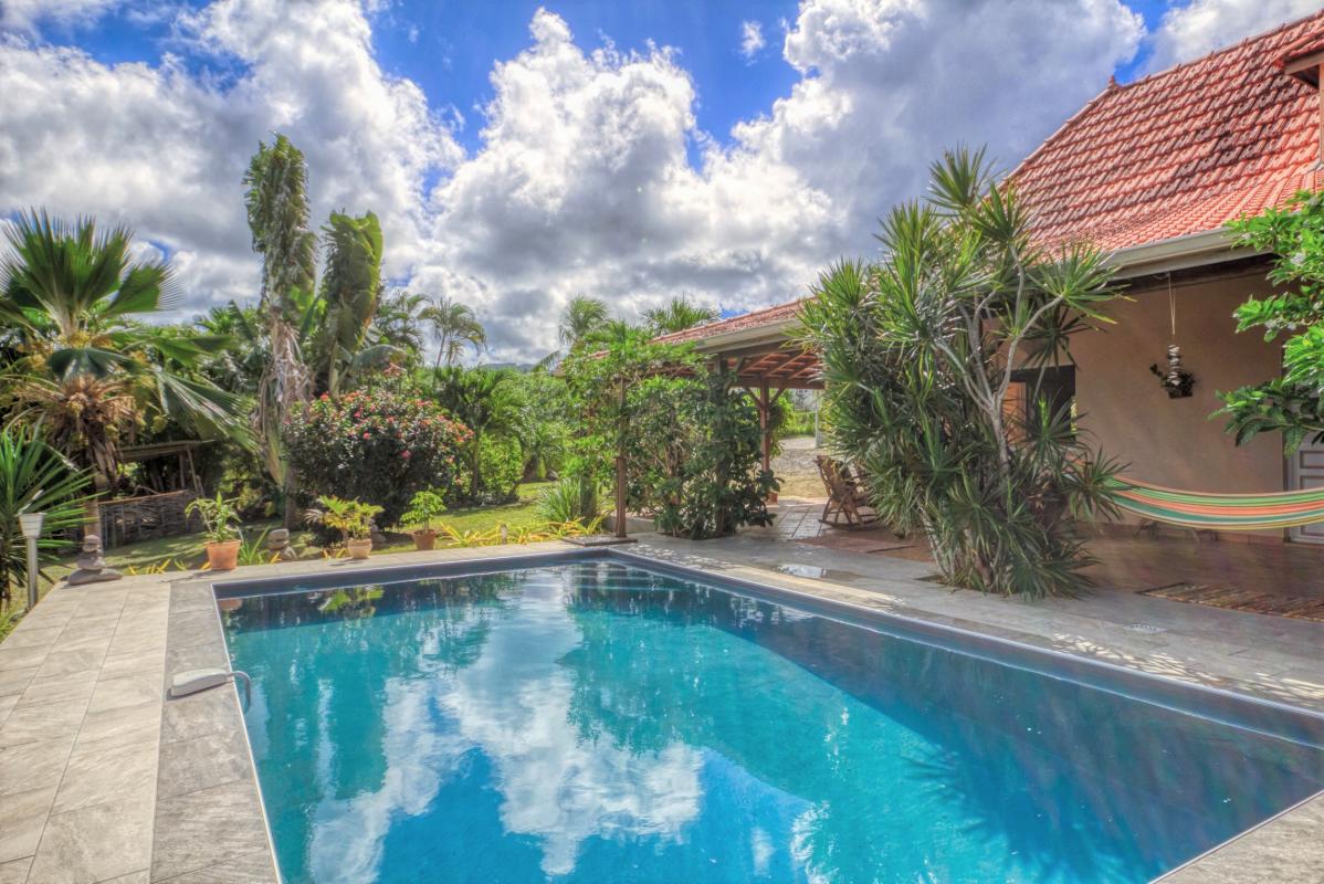 location villa de standing martinique piscine vue ensemble