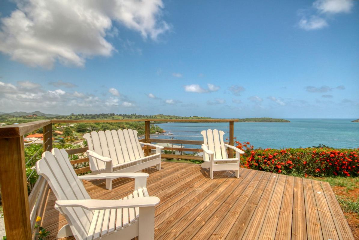 location villa de standing Martinique vue mer et piscine - jardin