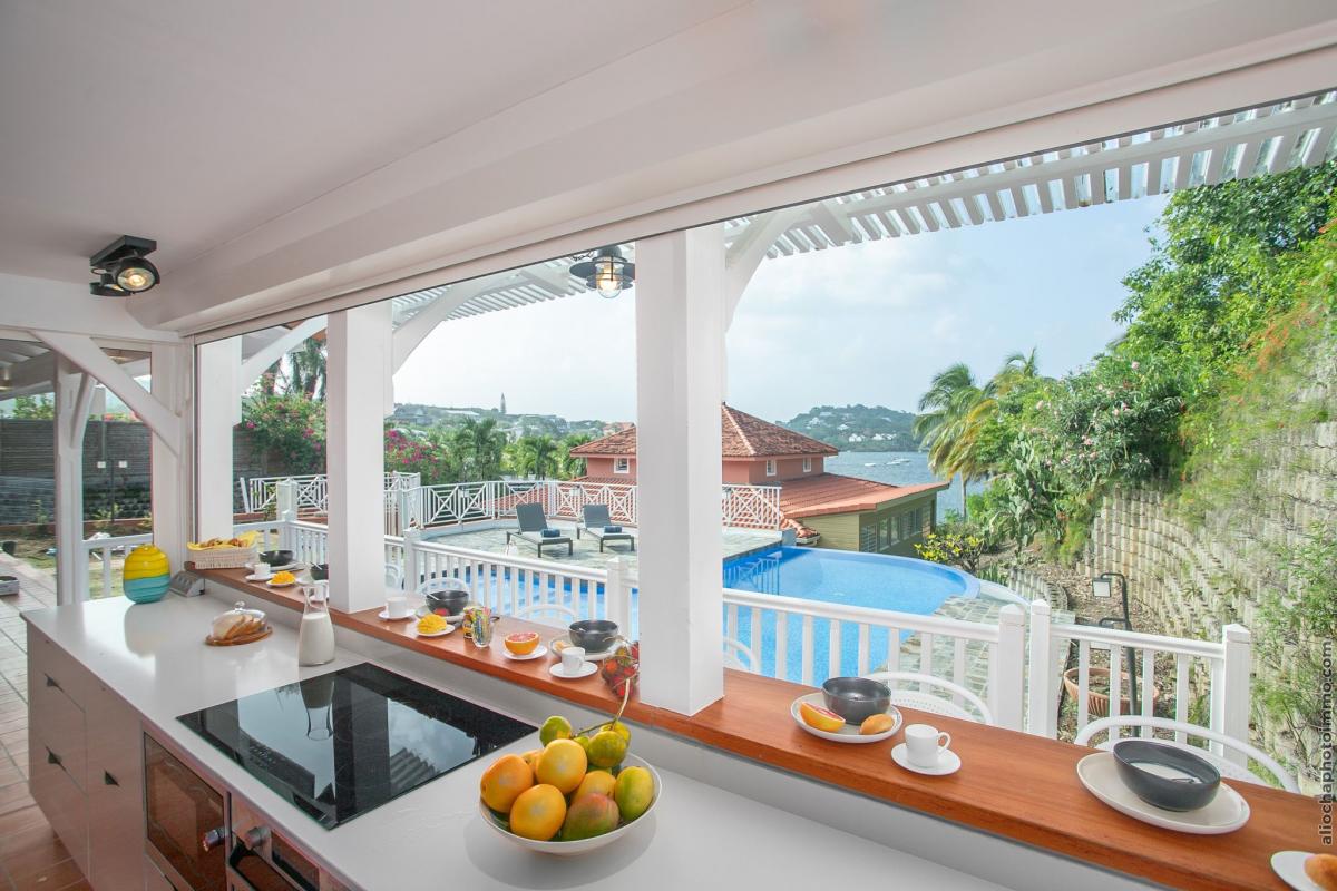  location villa de standing piscine 6 chambres cuisine