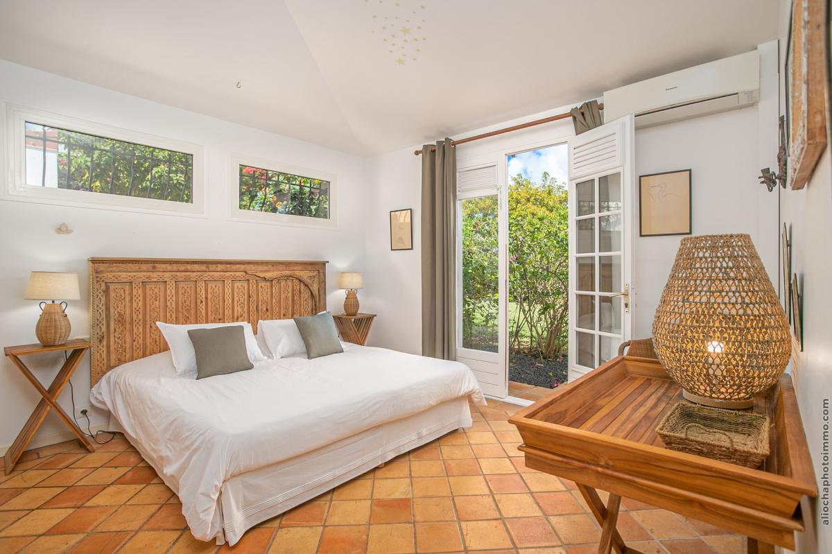 Location villa de luxe martinique vue mer piscine chambre2
