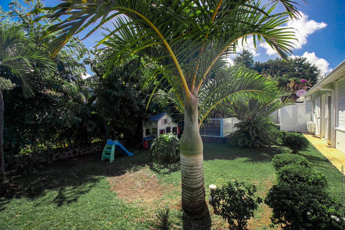Location villa de luxe martinique vue mer piscine jardins