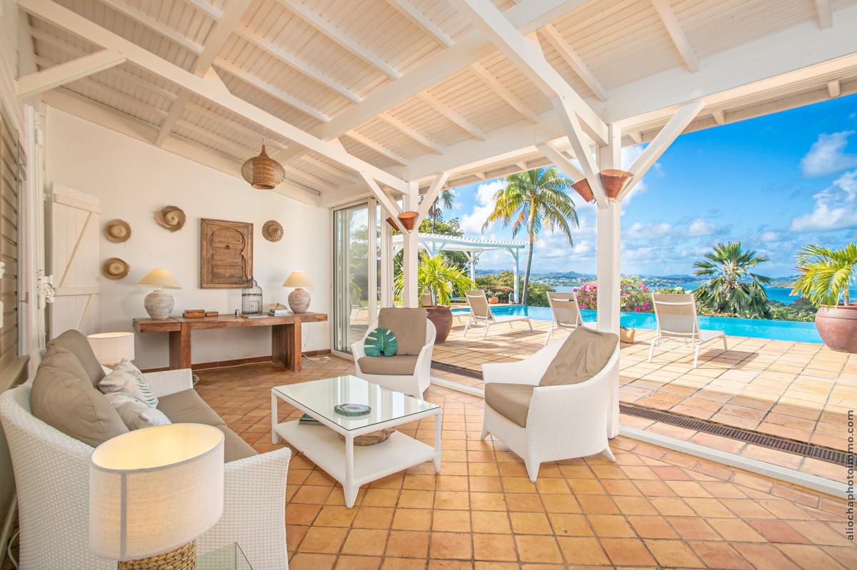 Location villa de luxe martinique vue mer piscine terrasse