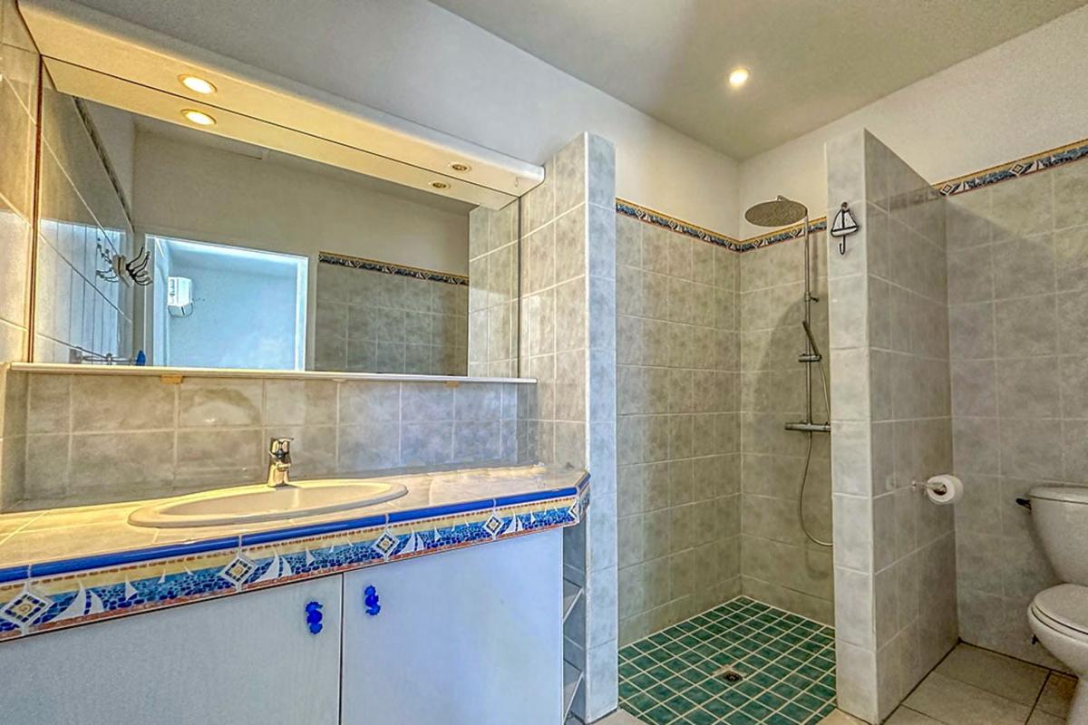 Villa-luxe-Martinique - Salle-douche-Chambre-3 (niveau intermédiaire)