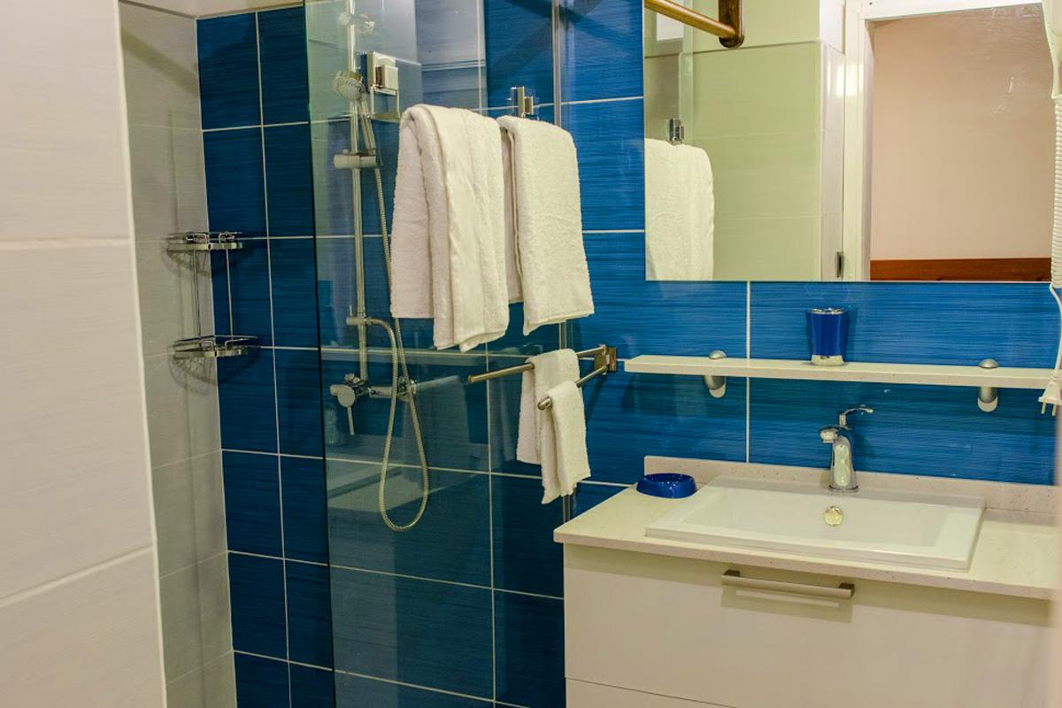 Bathroom with shower - Sink