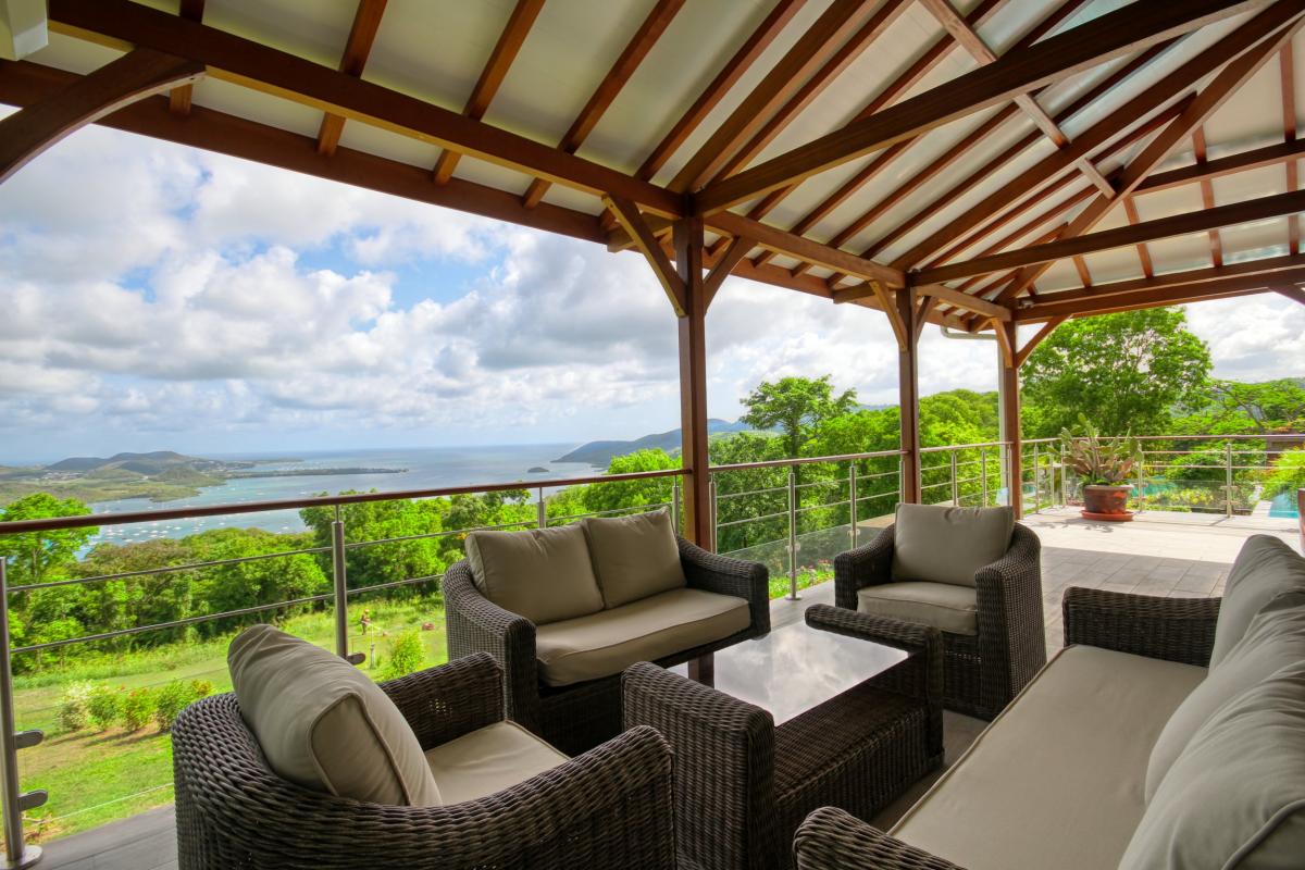 Location villa luxe Martinique - Salon extérieur