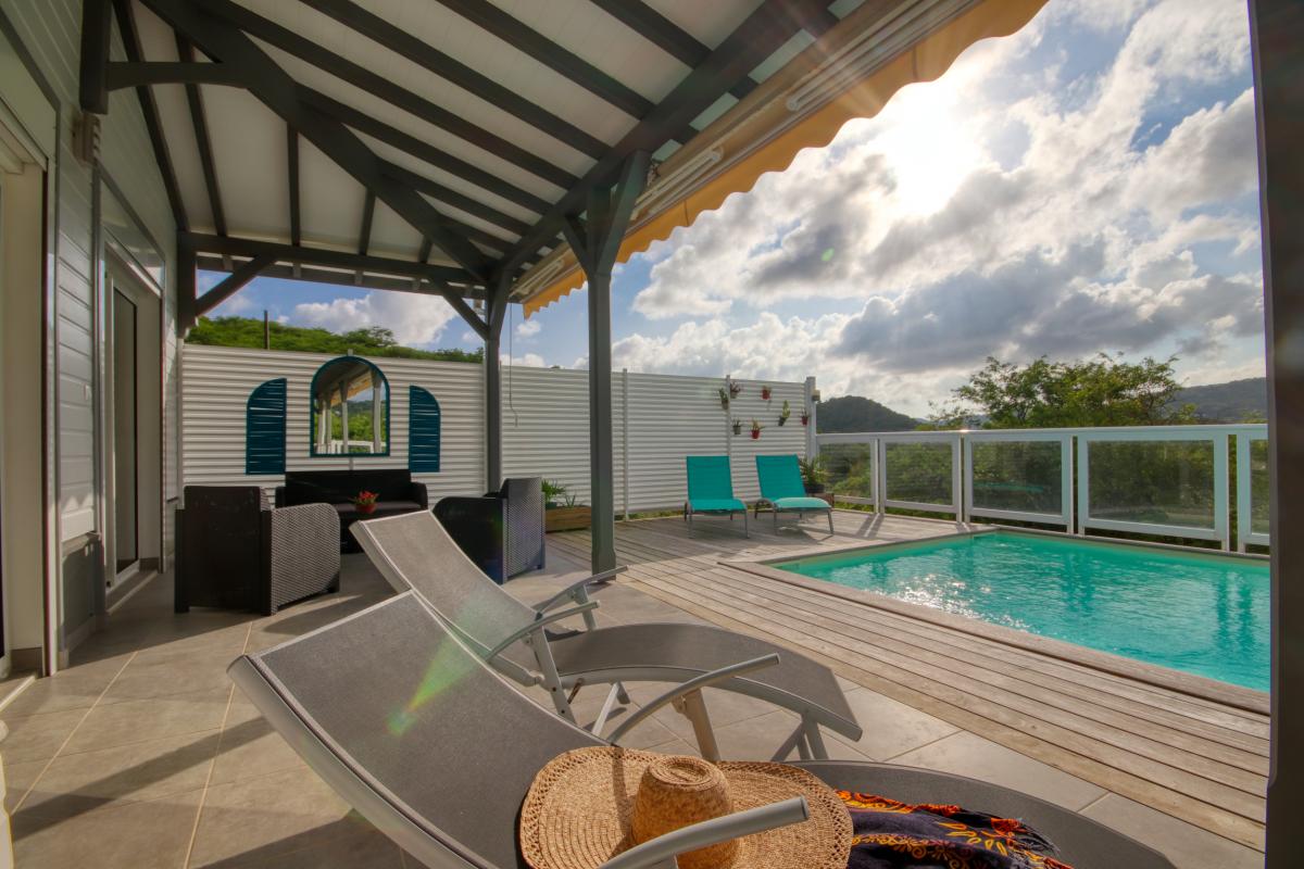 MQMA14 villa destanding belle piscine Le Marin Martinique vue piscine terrasse 3