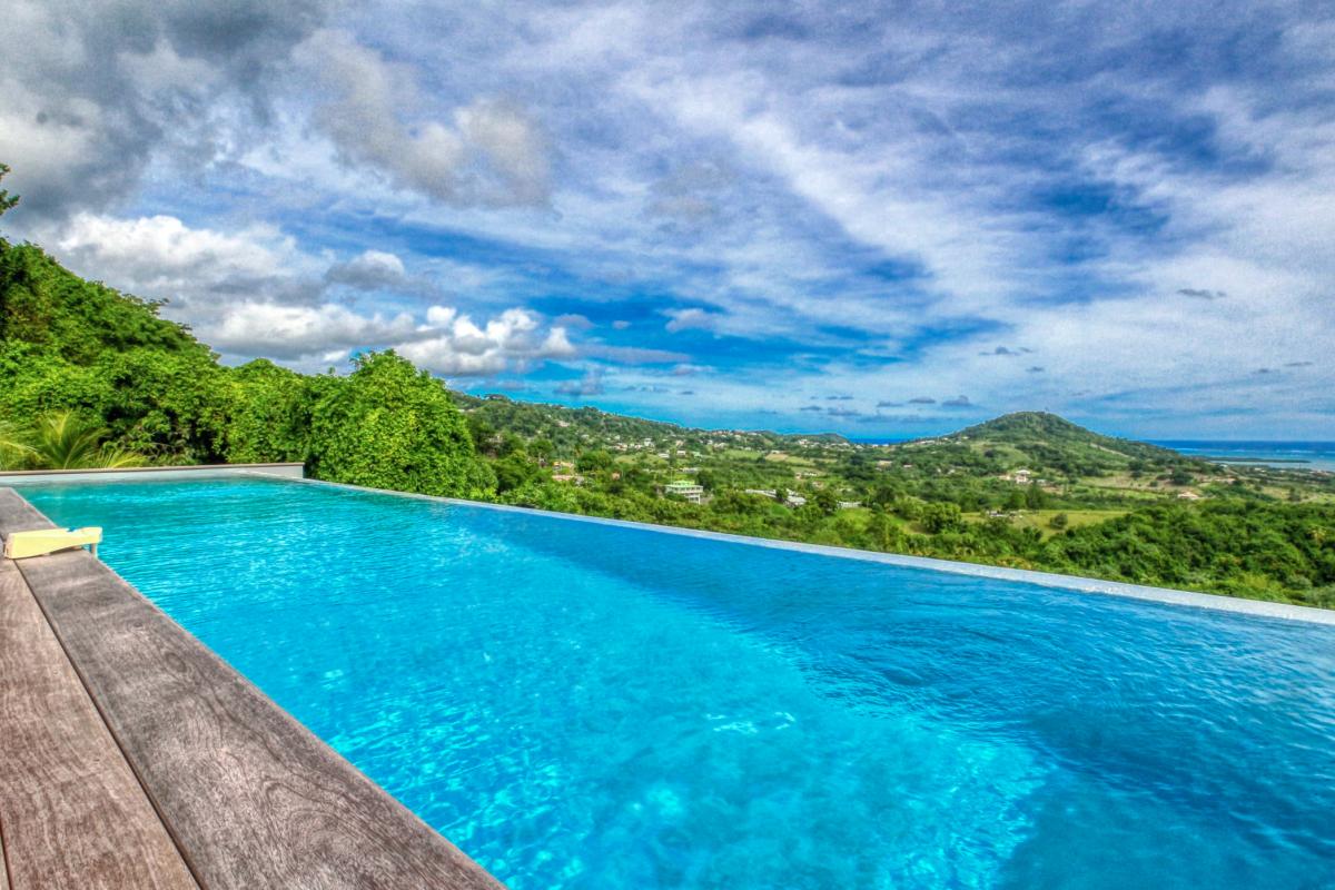 location villa de luxe vue mer martinique piscine 4