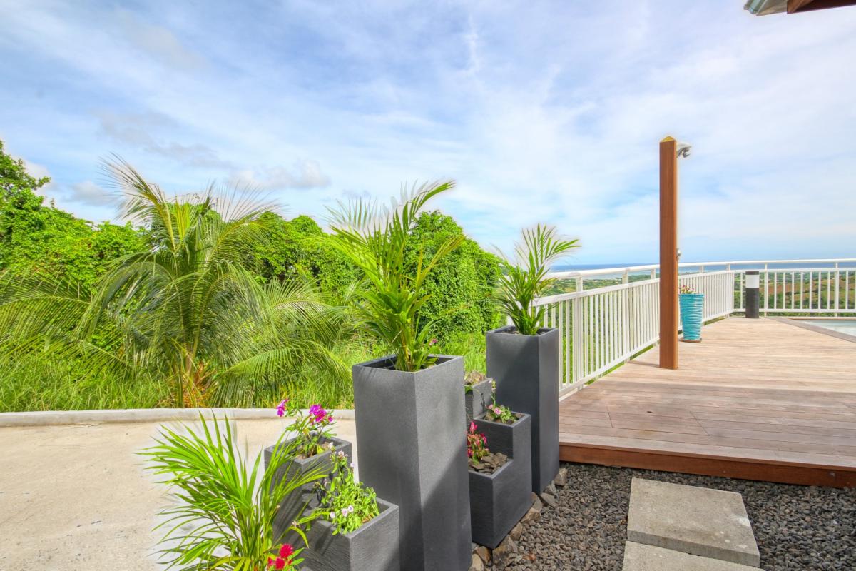 location villa de luxe vue mer martinique piscine jardin