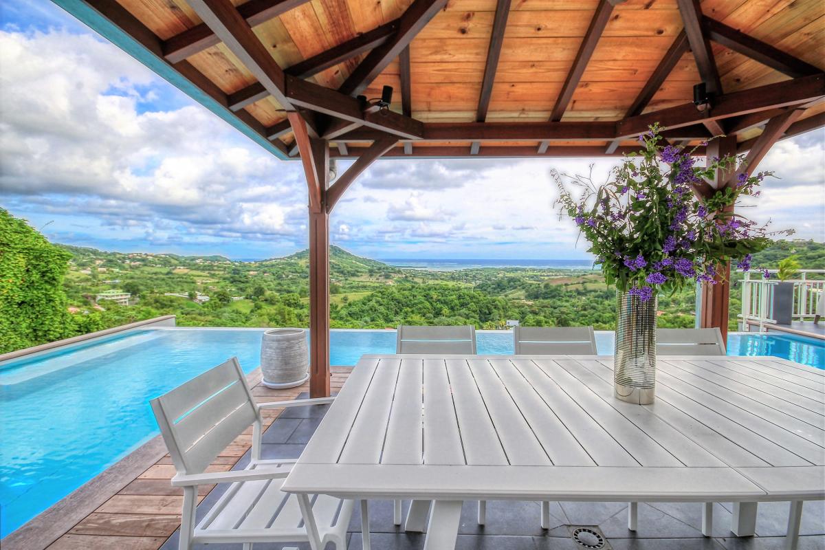 location villa de luxe vue mer martinique piscine terrasse2