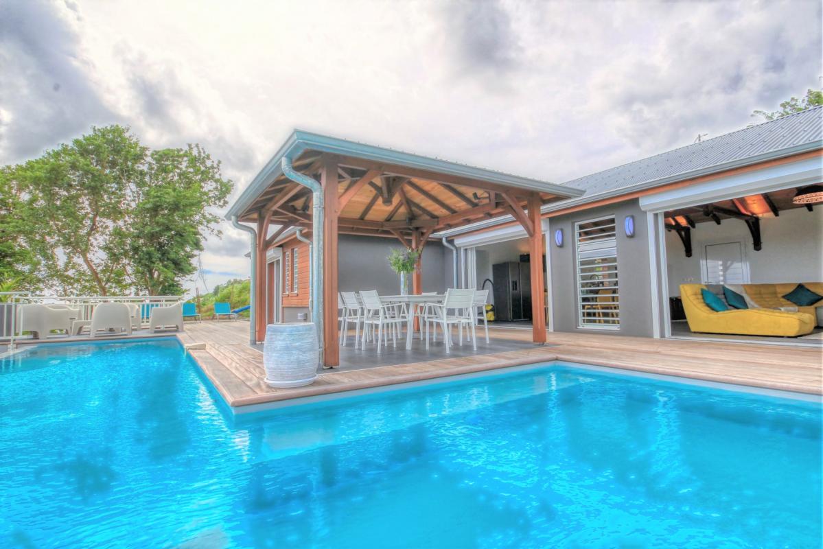location villa de luxe vue mer martinique piscine2