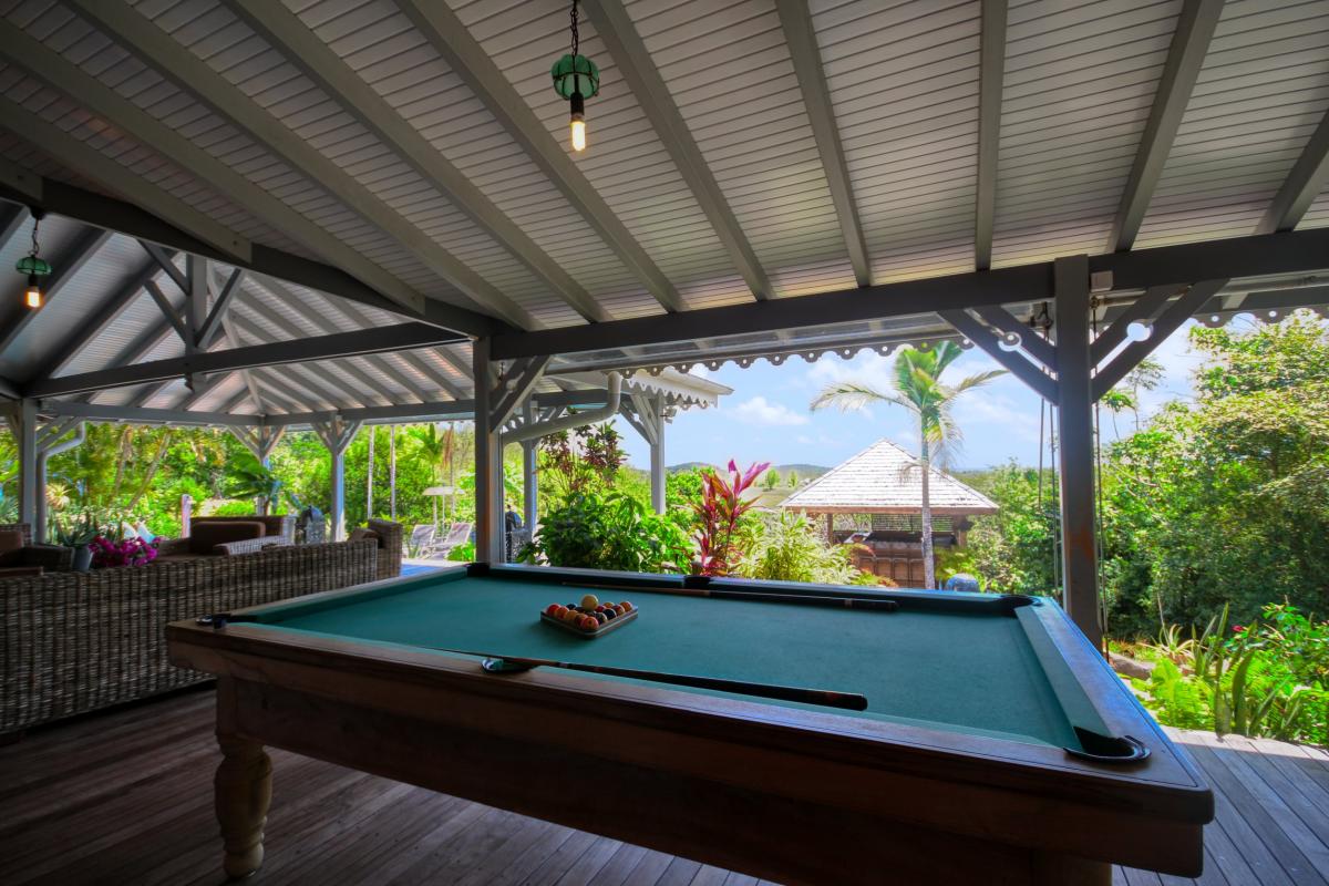 Location villa Martinique - Billard sur la terrasse