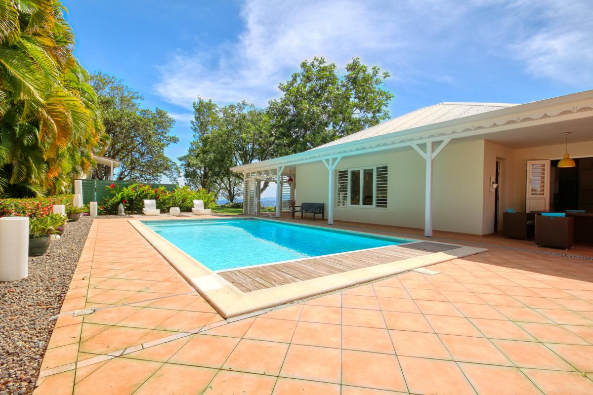location villa de standing martinique piscine vue mer exterieur