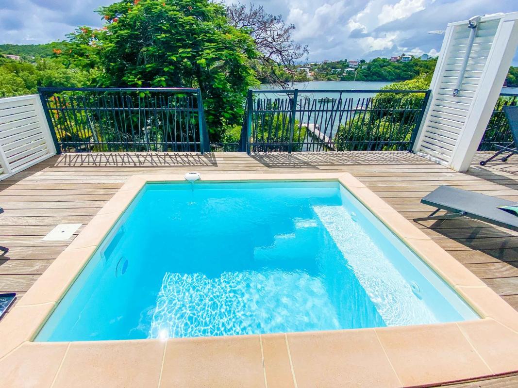 location de villa 5 personnes Martinique vue mer et piscine