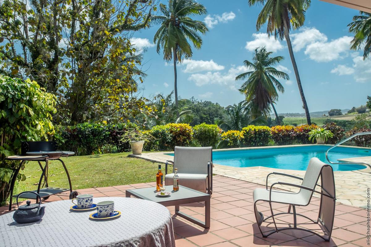 location villa de charme martinique avec terrasse et piscine