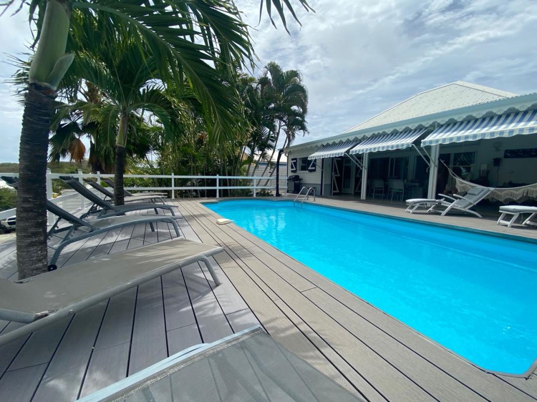 Location de villa de standing Sainte Anne 6 personnes vue piscine 1