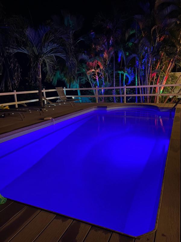 Location de villa de standing Sainte Anne 6 personnes vue piscine 5