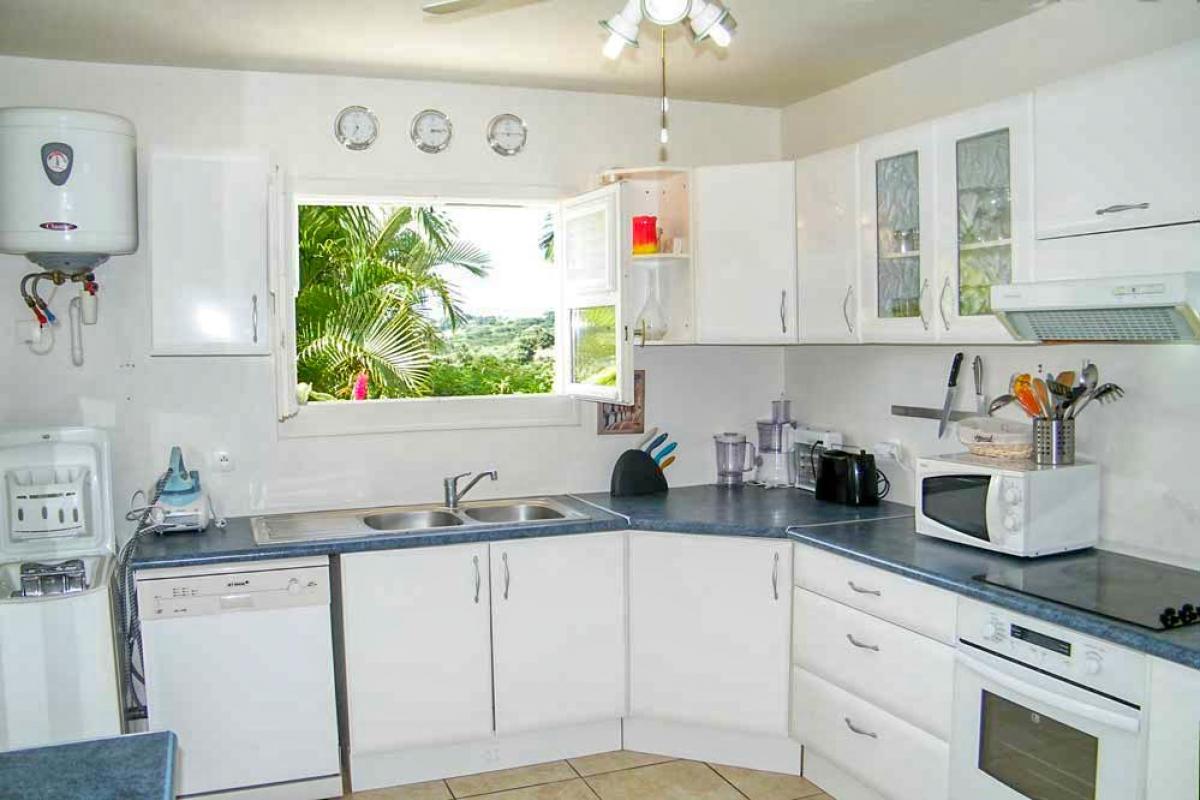 location villa martinique - villa sainte anne - cuisine