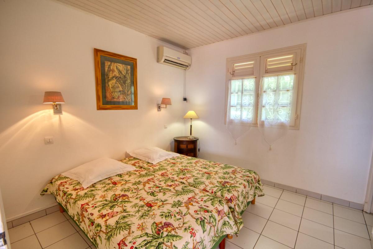 Location villa de standing piscine vue mer  chambre 2 bis