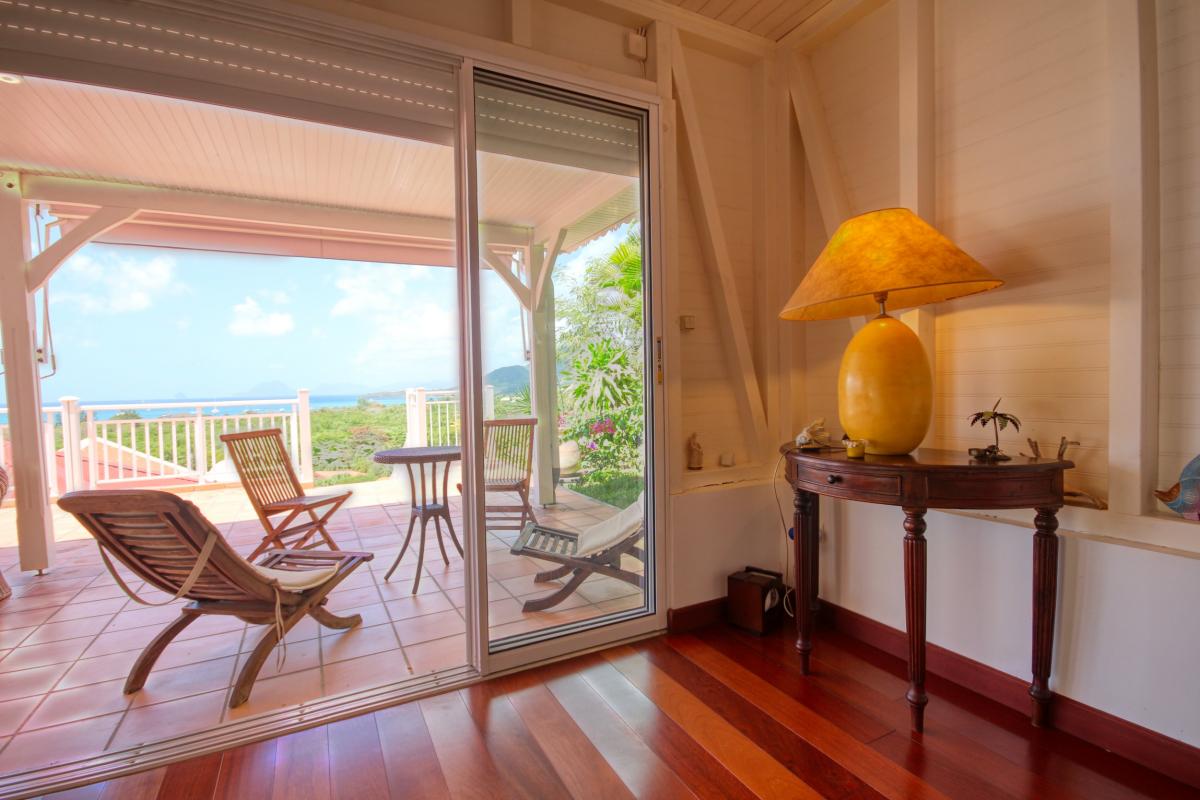 Location villa de standing piscine vue mer chambre1 détail 