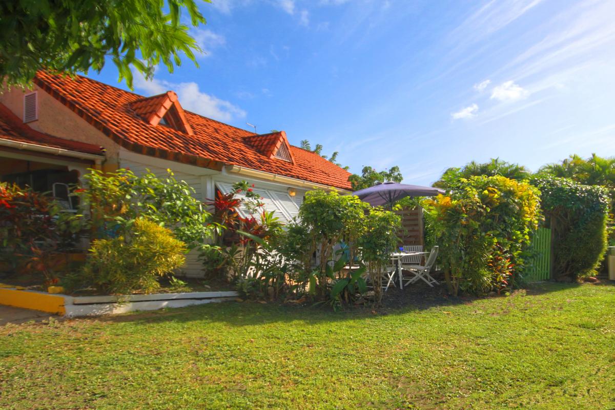 MQSA30 - Villa à deux pas de la plage Pointe Marin Sainte Anne Martinique Vue villa