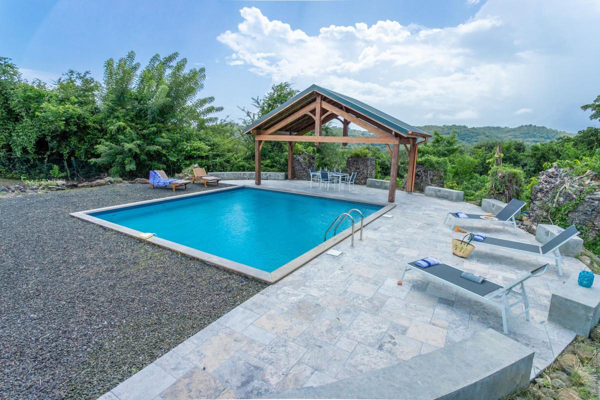 Location villa martinique sainte anne avec piscine et carbet