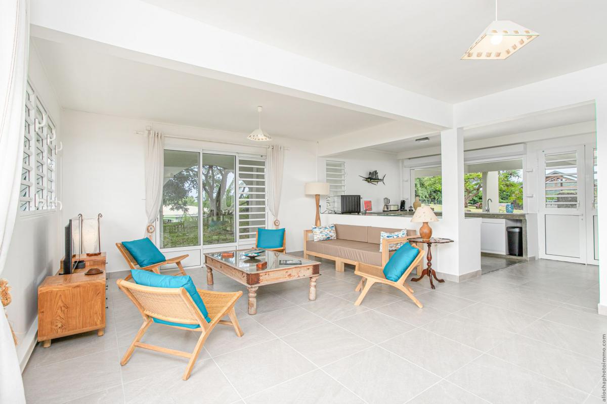 Location villa martinique sainte anne salon séjour